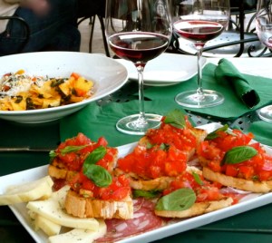 FLORENCE, ITALY / BRUCHETTA, PASTA AND WINE