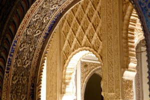 ALCÁZAR OF SEVILLE / DETAIL OF DOORWAYS