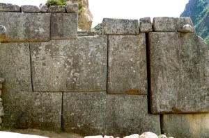 MACHU PICCHU / HARD ROCK