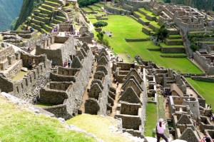 MACHU PICCHU / STRUCTURES